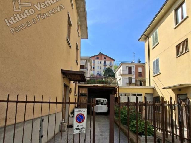 Villa singola in vendita a Salsomaggiore Terme via Milano