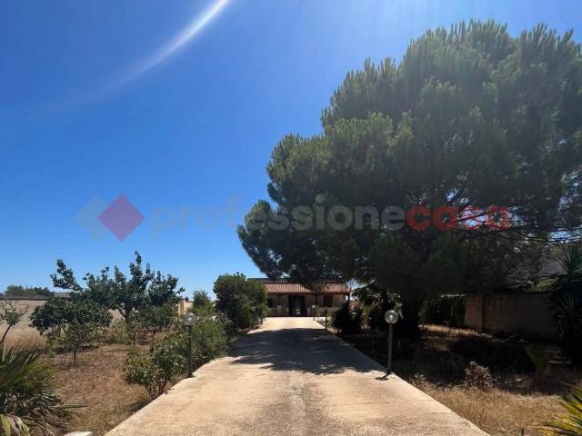 Villa singola in vendita a Sava strada Pozzo Cupo, 7