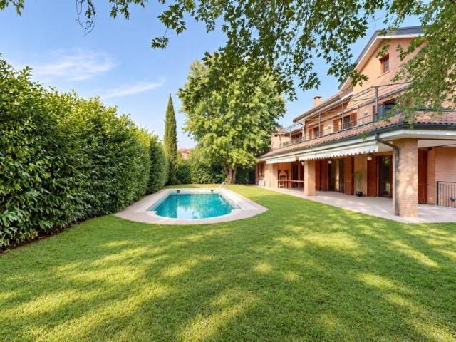 Villa singola in vendita a Segrate via 1 Maggio, 2