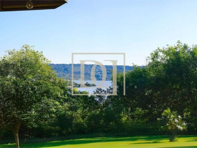 Villa singola in vendita a Sesto Calende via Lodovico Frapolli, 32