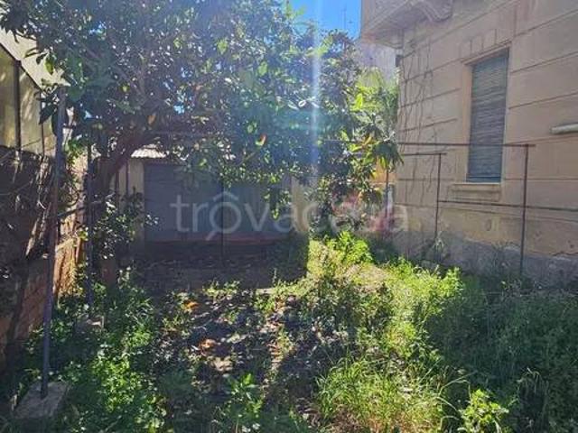 Villa singola in vendita a Siderno via Zara, 10
