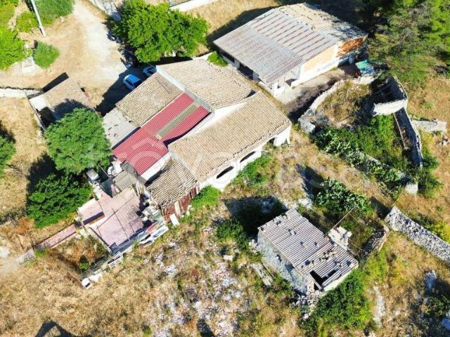 Villa singola in vendita a Siracusa via Pasquale Salibra, Pizzuta