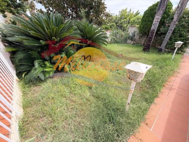 Villa singola in vendita a Siracusa viale dei Lidi, Fontane Bianche