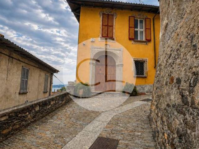 Villa singola in vendita a Solcio, Lesa