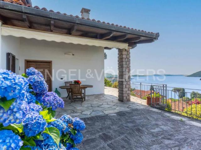 Villa singola in vendita a Suna, Verbania