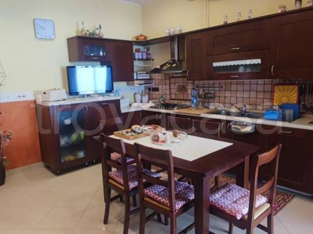 Villa singola in vendita ad Amaroni