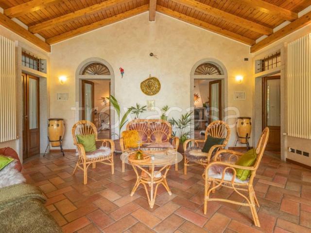 Villa singola in vendita ad Angera via per Barza, 24, Barzola