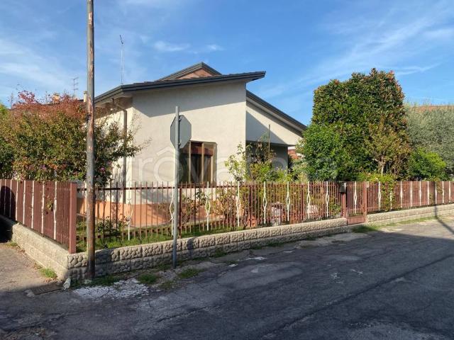 Villa singola in vendita ad Abano Terme via Antonio Cantore