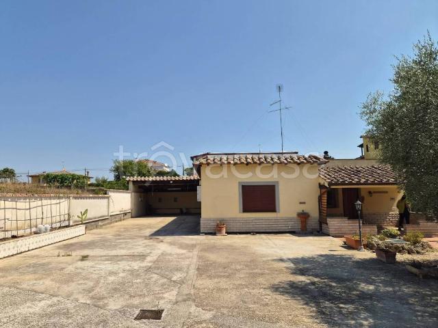 Villa singola in vendita ad Aprilia via Brembo, Fossignano