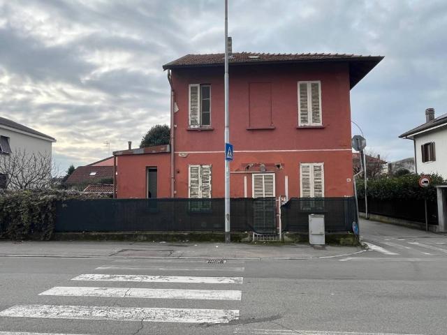 Villa singola in vendita ad Arcore via Nazario Sauro, 1