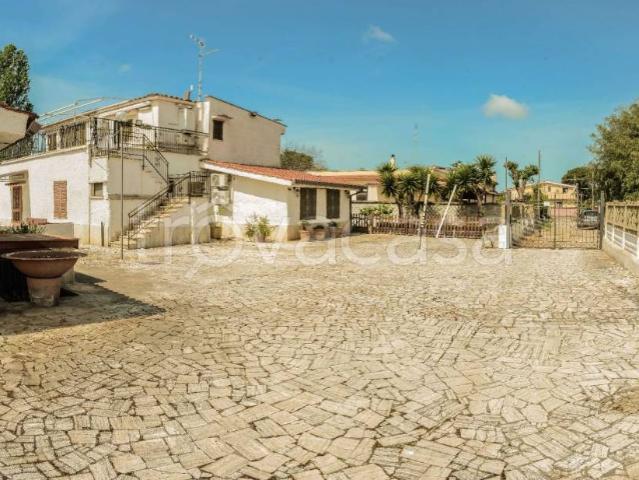 Villa singola in vendita ad Ardea via Plutarco, 4, Banditella