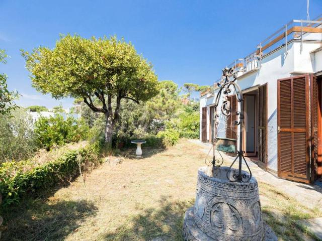 Villa singola in vendita ad Arenzano via dell'Erica