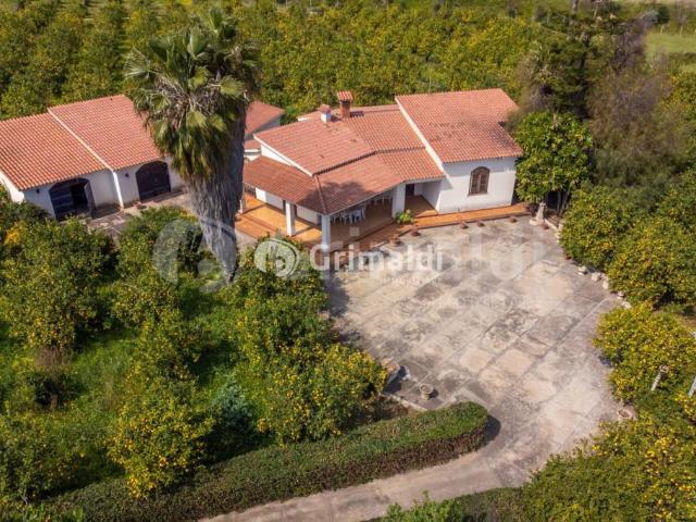 Villa singola in vendita ad Avola via Bella Pettinata, 1