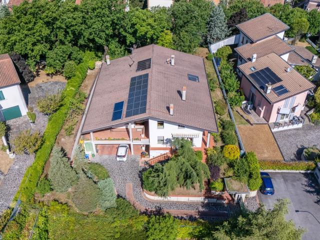 Villa Signorile in Vendita Un Angolo di Paradiso a Pochi P. 677m² Cagli