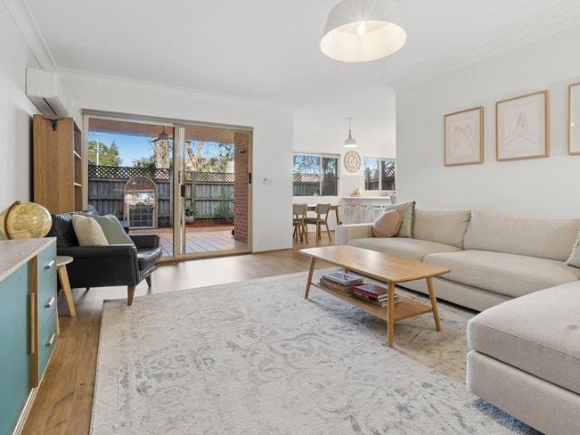 Villa Size and Cosmopolitan Convenience