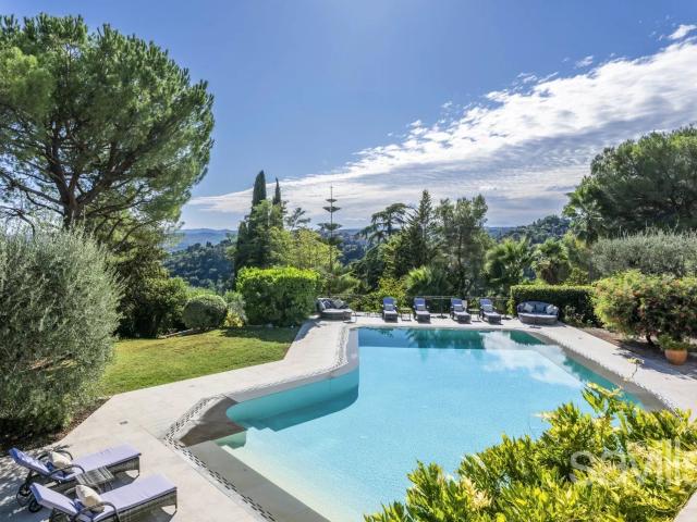Villa somptueuse face au village de Saint Paul de Vence 828m² Saint Paul