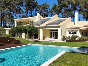 Villa Solara – Um retiro privado com piscina na Herdade da A. 657m² Charneca De Caparica