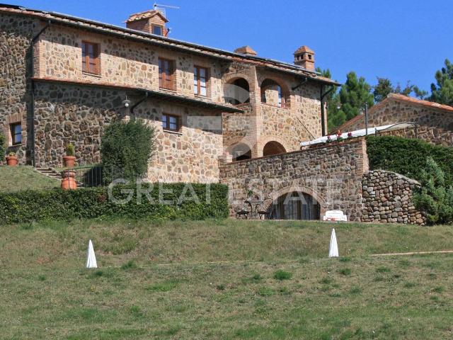 Villa Solitaria 391m² Volterra
