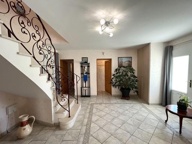 Villa spacieux 4 chambres et dépendance 230m² Bécheresse