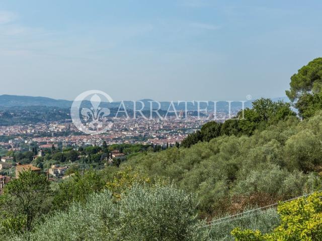 Villa storica con torretta e vista panoramica su Firenze – S. 500m² Firenze