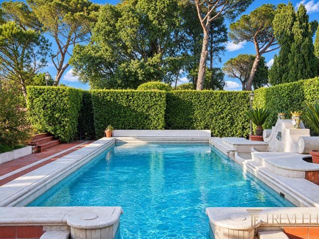 Villa storica con parco e piscina sull'Appia Antica, Roma 1258m² Roma