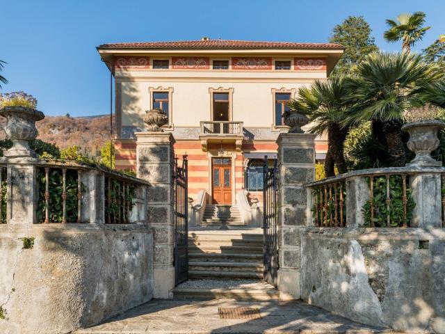 Villa storica in vendita a Cannero Riviera 660m² Cannero Riviera