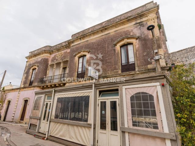 Villa storica in vendita a Giuggianello