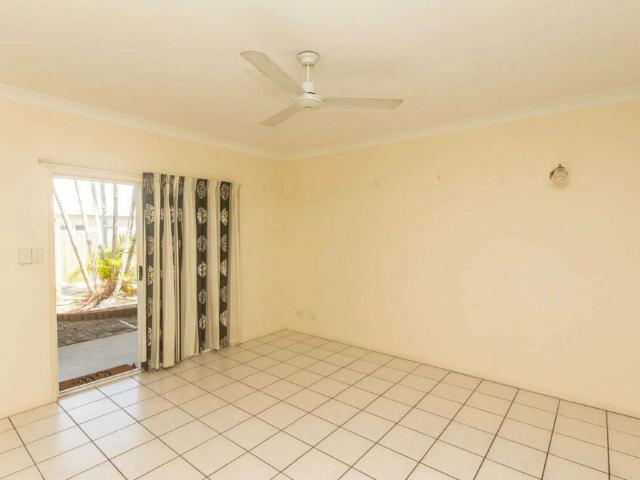 VILLA STYLE UNIT!