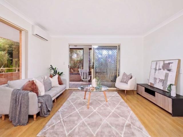 Villa Style Apartment with Your Own Private Entry & parking