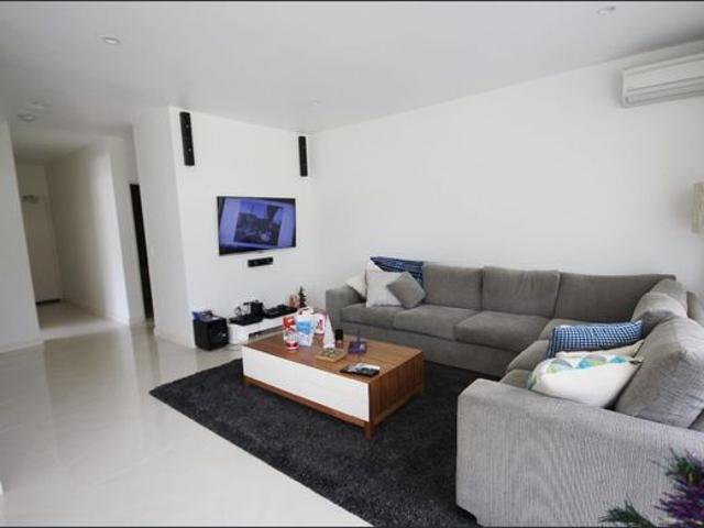 VILLA STYLE APARTMENT WITH COURTYARD!
