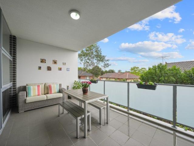 Villa style apartment with spacious covered entertaining