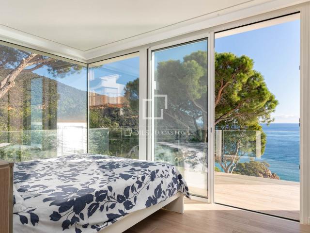 Lucas Fox presenta Villa Sunset, una vivienda totalmente ren. 680m² Canyet de Mar