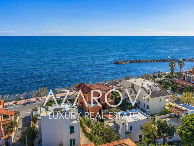 Villa sul mare a Santa Marinella in vendita 320m² Santa Marinella