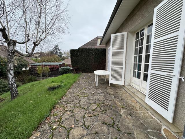 Villa sur sous sol, construction traditionnelle de 1973.Proc