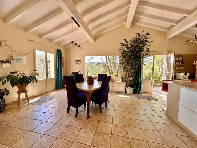 Villa sur terrain boisé avec dépendances + piscine 165m² La Digne d'Amont