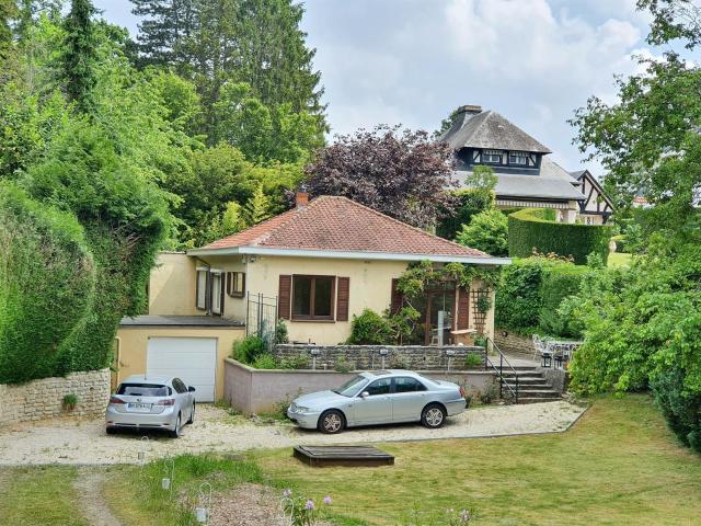 Villa suspendu l. 1180 Uccle 2 300 €