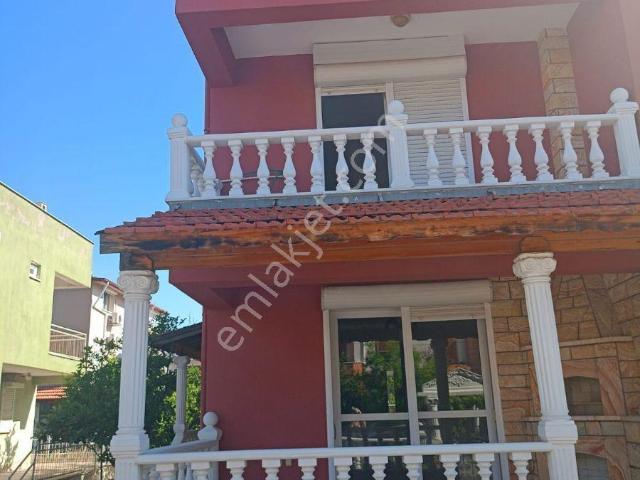 Villamız Kültür Merkezi Civarı Satılık 3+1 Ayrı Mutfaklıdır