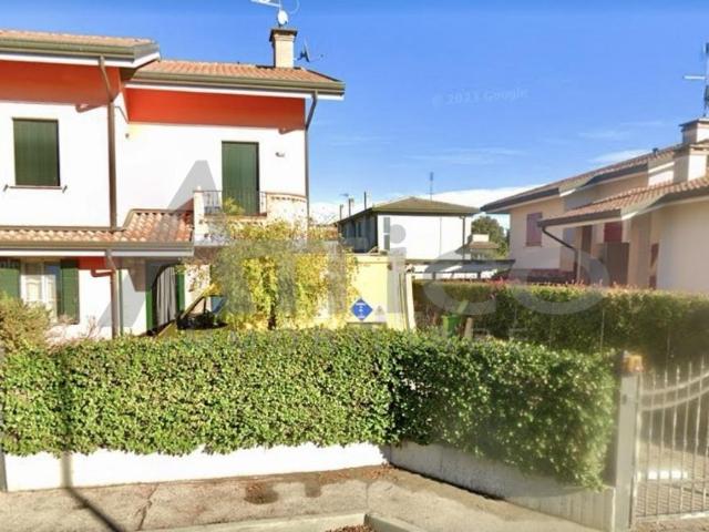 Villadose RO 7 vani 148mq