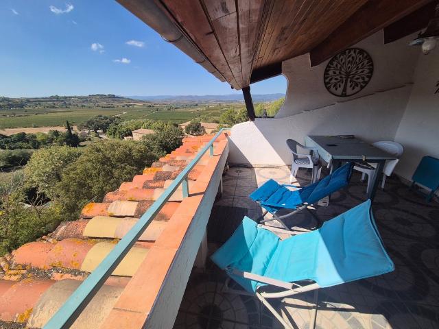 Village avec tous commerces, bar, 2 restaurants, epicerie/ta. 75m² Puissalicon
