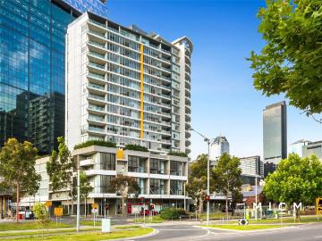 Village Docklands Gem