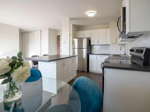 700 710 Sir John A Macdonald Boulevard, Kingston, Ontario, K7M 7B9