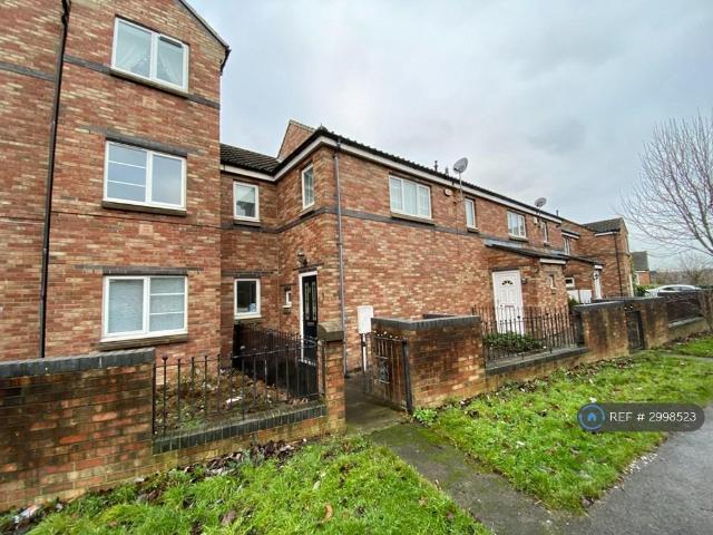 Village Heights, Gateshead, NE8 3 bed flat to rent £1,275 pcm £294 pw