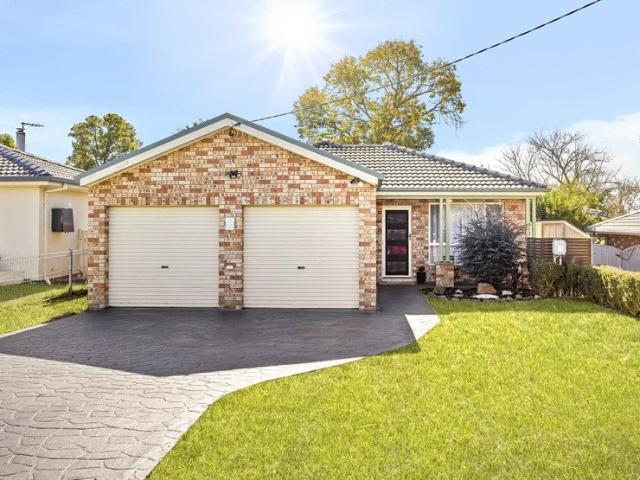 Village Lifestyle, Family Comfort & Poolside Entertaining!