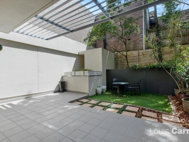Village Lifestyle: Immaculate 2 Bed Apartment, Enormous Courtyard Entertainer, 210m to Station