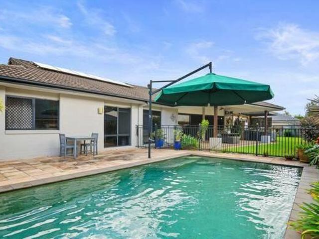 VILLAGE LIVING ON THE DOORSTEP OF MORETON BAY