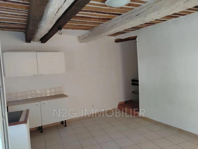 Village, Location appartement 1 pièce 22m²