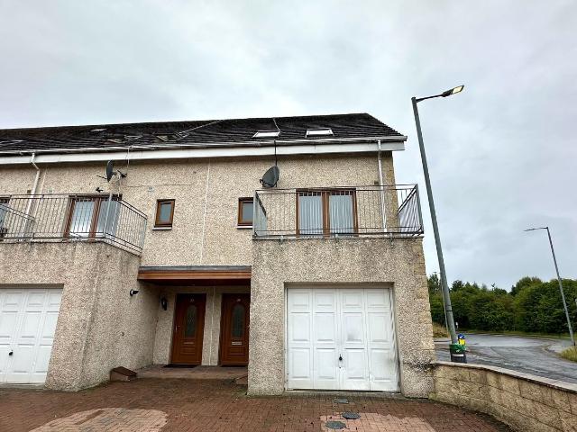 Village Road, Glasgow G72, 3 bed town house to rent, £1,250 pcm | PrimeLocation