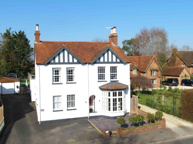 Village Road, Dorney, SL4 4 bed detached house to rent £4,250 pcm £981 pw