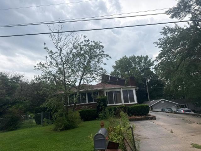 Village St SE