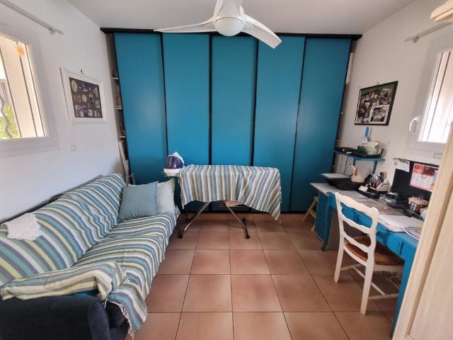 Village tous commerces, cafe/restaurant, epicerie, boulanger. 140m² Autignac